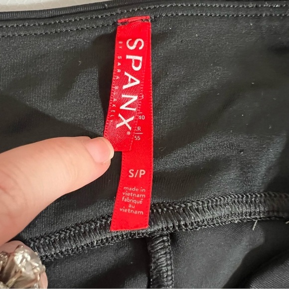 Spanx Faux Leather Matte Black Camo High Rise Leggings Shape Full Length Small - Picture 6 of 7